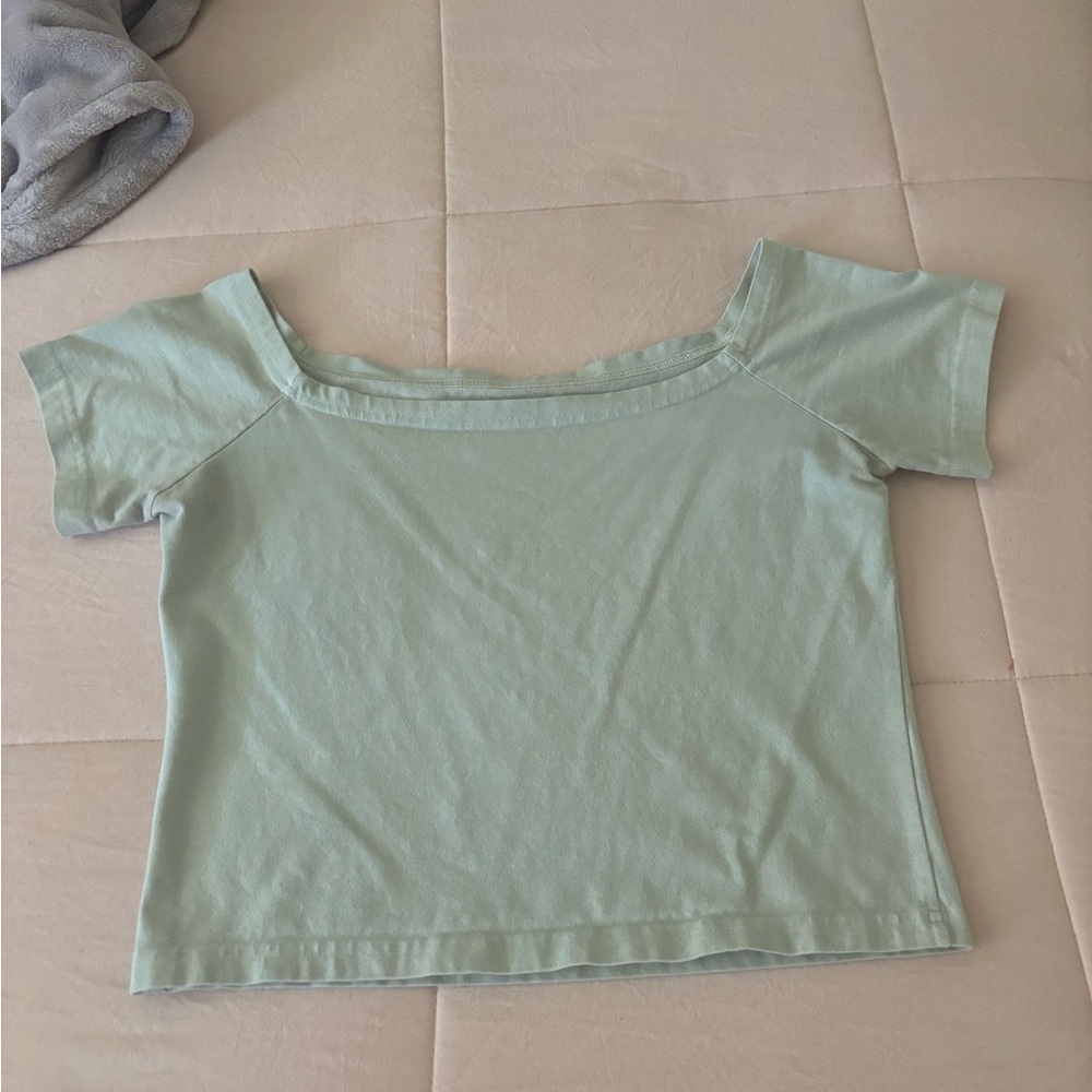 💚Light Green BRANDY MELVILLE TEE💚